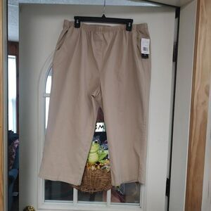 New Components Khaki Colored Straight Leg Pull On Capri's Size Women's 16